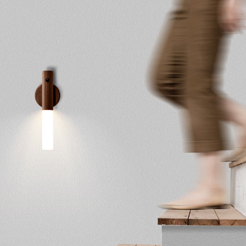 Intelligent human body sensor lamp